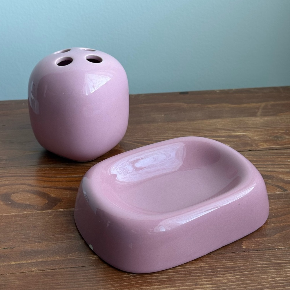 Vintage Bathroom Set Pink Toothbrush Holder Soap Dish Made in Taiwan